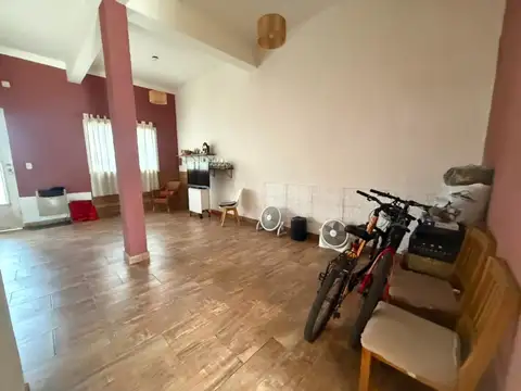 Casa en Alquiler con 1 cochera