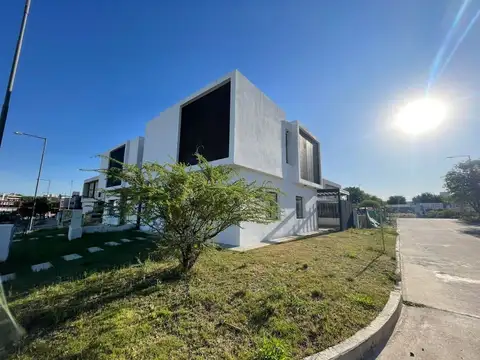 VENTA DUPLEX PREMIUM EN COSTAS DE MANANTIALES 