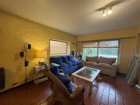 Casa 5 ambientes con 2 baños