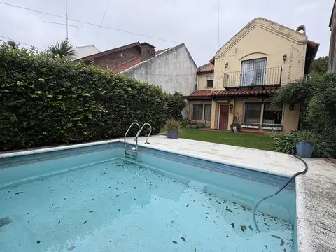 Casa en venta en Talcahuano al 1200, Martínez, San Isidro - 5 ambientes