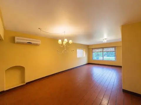 Casa en venta en Talcahuano al 1200, Martínez, San Isidro - 5 ambientes