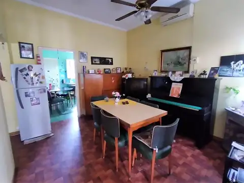 Casa 3 ambientes con 2 baños