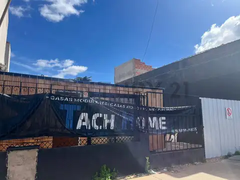 Arturo Illia 2700, Piso 0