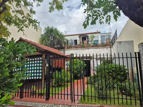 VENTA, CASA MULTIFAMILIAR 6 AMB, VILLA LUGANO 