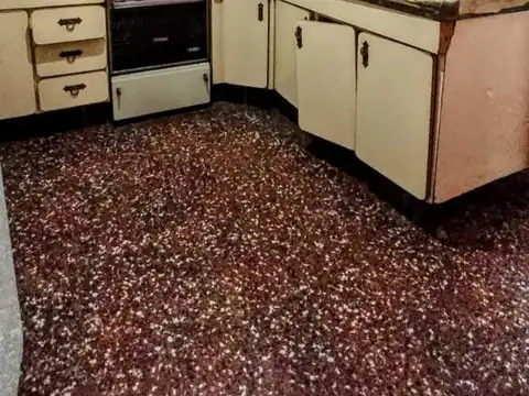 VENTA CASA C/MONO EN MORENO SUR