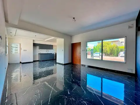 VENTA - Casa 2 dormitorios Roldan