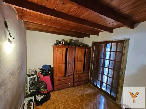 Casa 7 ambientes con 2 baños