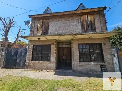 Casa en venta - 3 Dormitorios 2 Baños - 365Mts2 - Ituzaingó