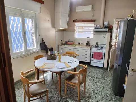 Casa en Venta con 6 cocheras
