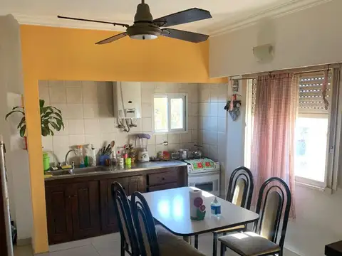 DEPARTAMENTO 3 AMBIENTES CARAPACHAY CON TERRAZA PROPIA  