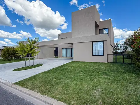 VENTA - Casa 3 Dormitorios en Barrio Cerrado Vida - Funes