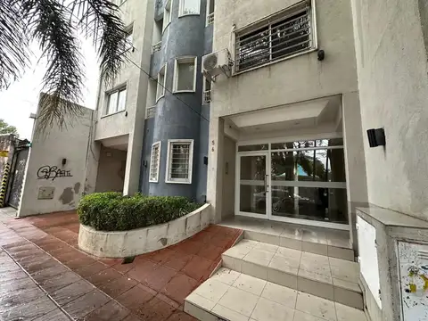 General Acha 100, Piso pb