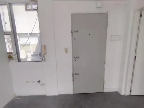 Oficina 4 ambientes con 2 baños