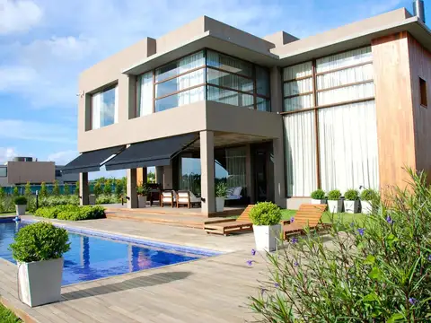Espectacular Casa en venta en Barrio Nautico Albanueva, Tigre
