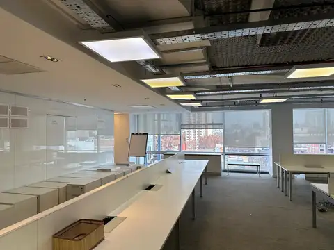 Oficina en alquiler en Belgrano, Equipamiento incluido.