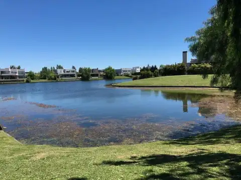 Lote al Agua en Venta  Los Alisos Nordelta 