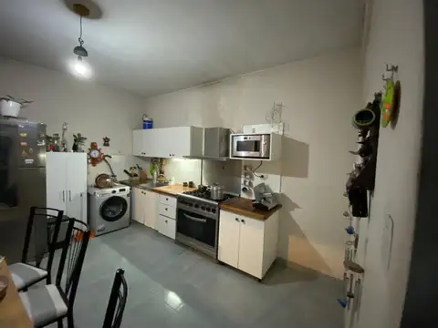 Depto Tipo Casa 5 ambientes con 2 baños