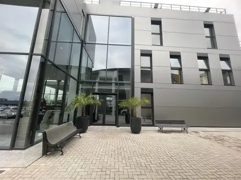 Alquiler de Oficina sin muebles-Pana km 39 Pilar