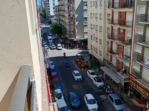2 AMBIENTES Y DEP A/ CALLE CON BALCON VEREDA DE SOL