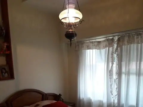 DEPTO EN PLANTA ALTA- 3 DORMITORIOS- QUINCHO- CON GALPÓN 300 M2