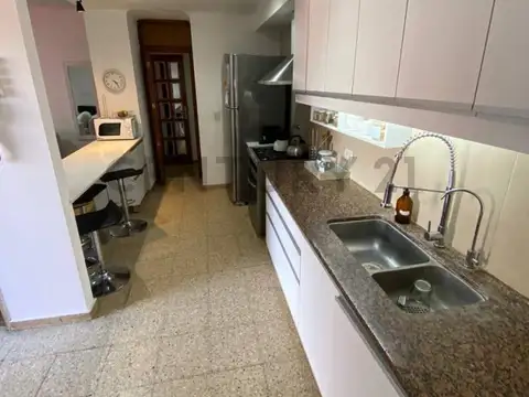 Casa en venta con patio y cochera (Calle 86 e/ 117 y 118 Barrio Jardín)
