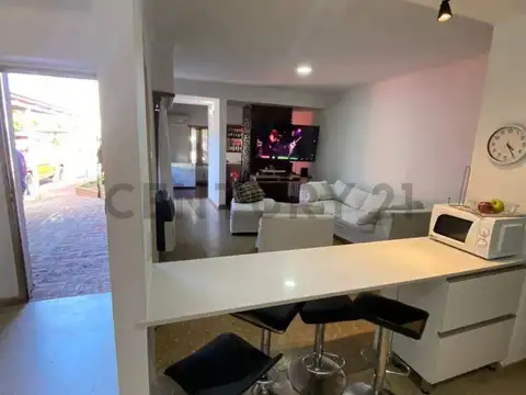 Casa en Venta con 4 cocheras