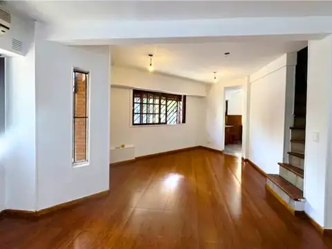Depto Tipo Casa en Venta de 4 dormitorios