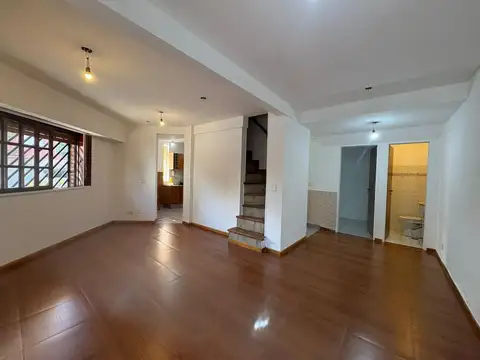 Depto Tipo Casa en Venta en Villa Pueyrredon, USD 180.000