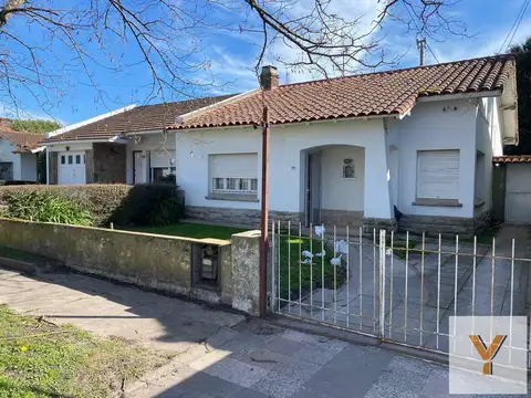 Casa en Venta - 2 Dormitorios 1 Baño - 330mts - Mar Del Plata
