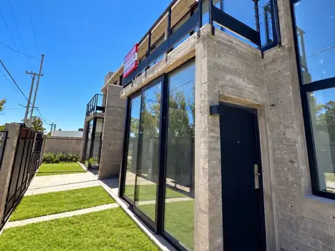Depto Tipo Casa en Venta de 3 ambientes