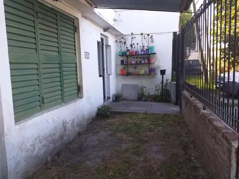 Diagonal 83 e/ 1 y 1 bis