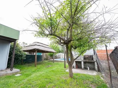 Casa 2 ambientes con 2 baños