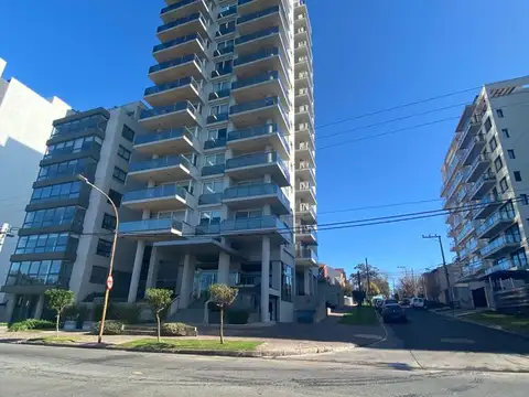 SEMIPISO 3 AMB EN VENTA - ZONA PLAYA GRANDE