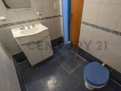 CASA AMPLIA Y LISTA PARA MUDARTE | 4 AMB + 2 COCHERAS + PATIO + TERRAZA | GERLI