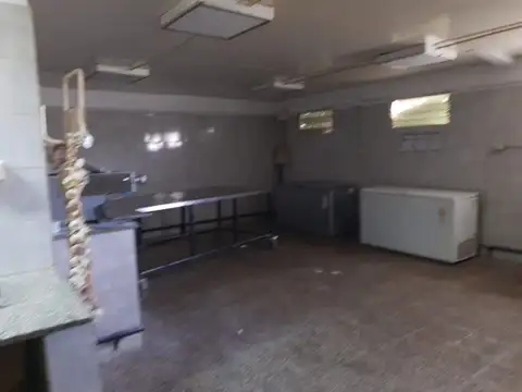 Ubicación estratégica Galpon venta 800m2 Piñeyro