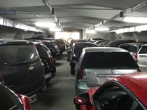 Depósito en 3 Niveles – 2.200 m² – Apto Comercial – Zona Microcentro