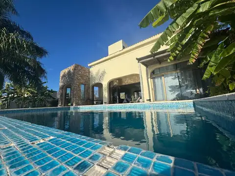 CASA ESTILO MEDITERRANEO, HERMOSAS VISTAS AL LAGO