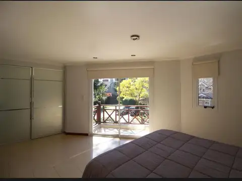 Casa 5 ambientes con 3 baños