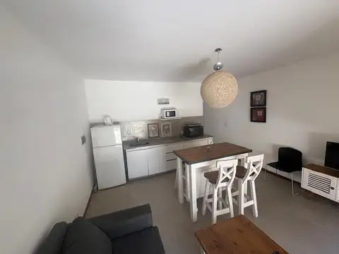 Lorenzo Lopez 1000, Piso PB