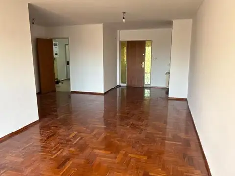 Hipólito Irigoyen 300