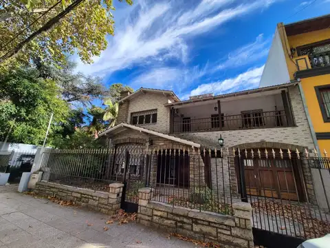 Venta Casa en San Isidro 4 dormitorios