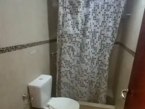 Casa 6 ambientes con 2 baños