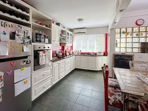 Venta de Departamento PISO de 4 ambientes Con 2 balcones en Caballito