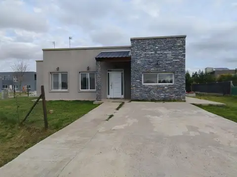 Casa en venta en Barrio Privado Laguna Azul – Spegazzini
