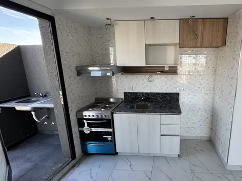 VENTA DEPARTAMENTO MONOAMBIENTE DIVIDIDO CON BALCON ATERRAZADO EN BARRACAS