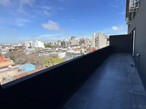 VENTA DEPARTAMENTO MONOAMBIENTE DIVIDIDO CON BALCON ATERRAZADO EN BARRACAS