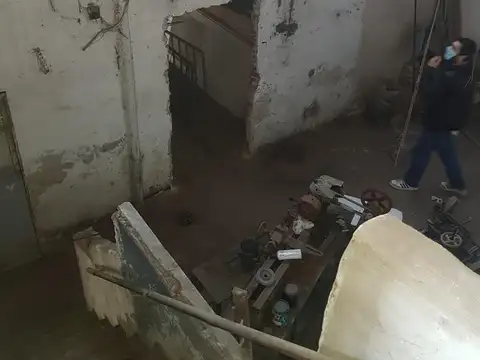 Galpon en Venta 10  mts Frente