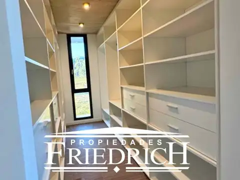 Casa en Alquiler de 3 dormitorios