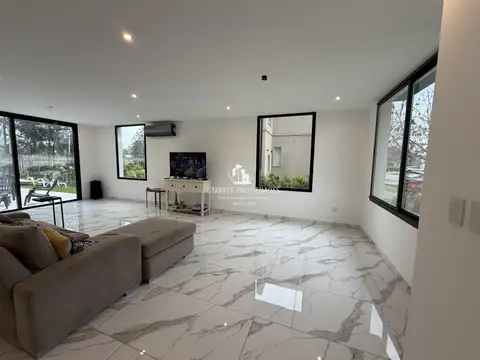 Casa 5 ambientes con 3 baños