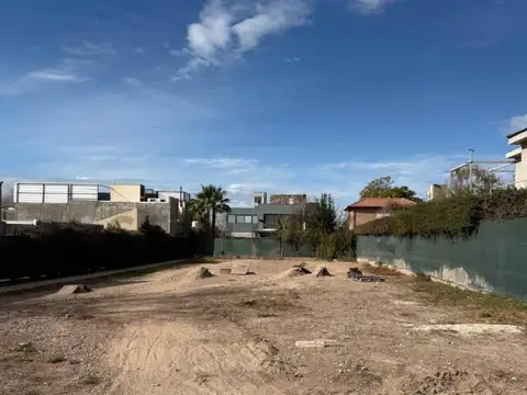 Las Cañas 1800, Piso 0